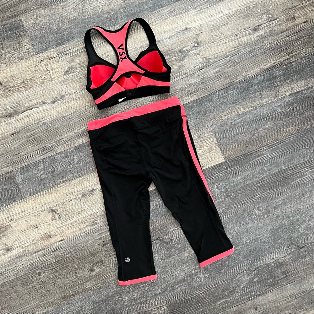 Cropped Leggings - 3 pairs plus sports bra - Picture 3 of 12